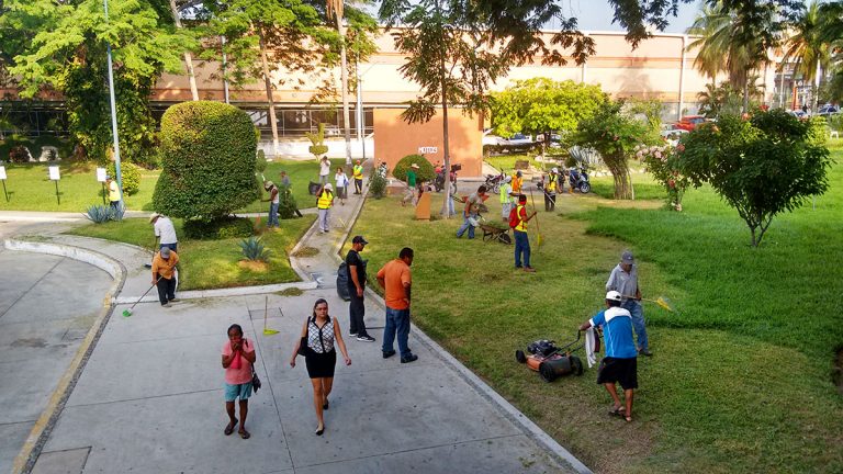 Recuperación de áreas verdes Parques Alegres I A P