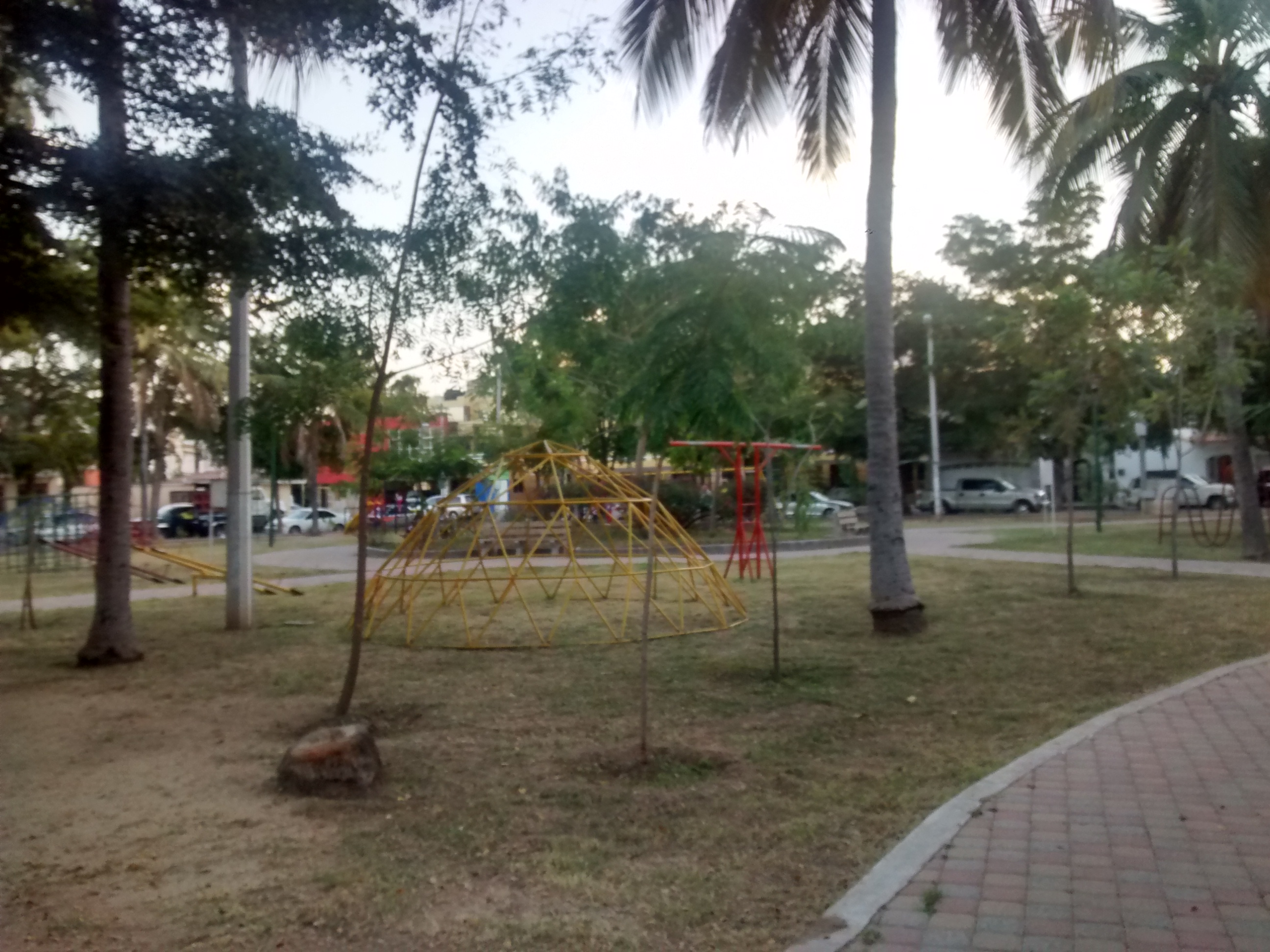 Resultado de imagen para parque cerrada del carmen las quintas culiacan